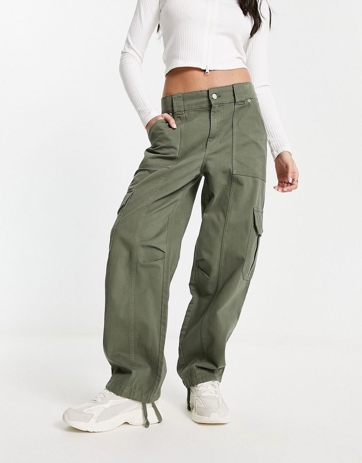 Cargo vert de la marque pull and bear