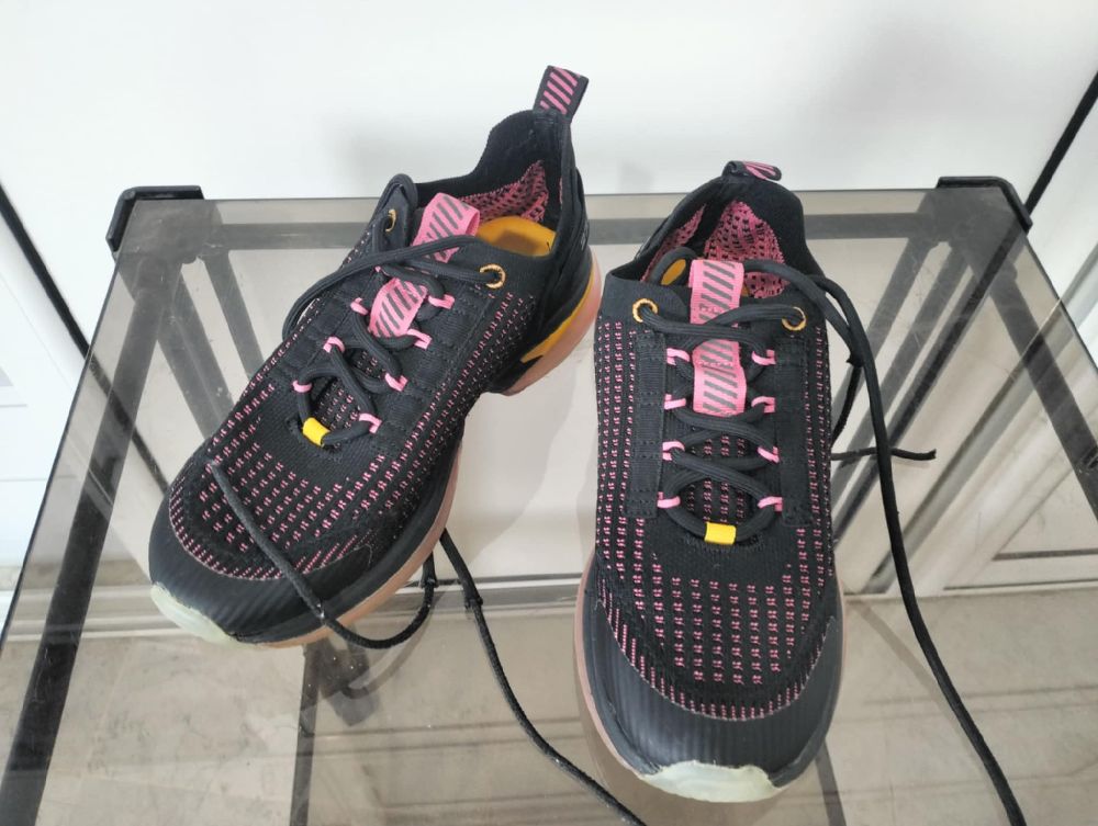 Des chaussures a vendre