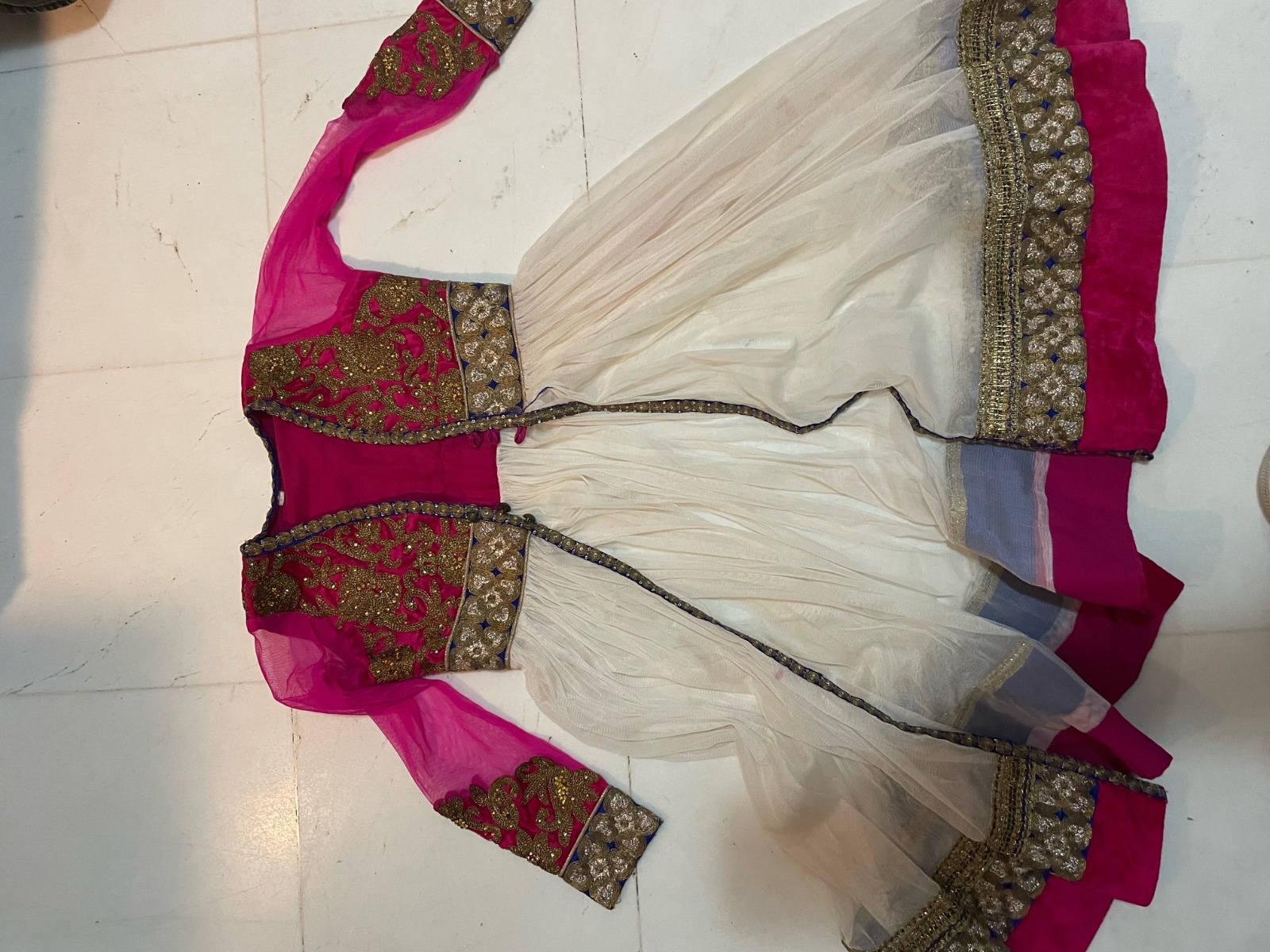 Un haut traditionnel brodé