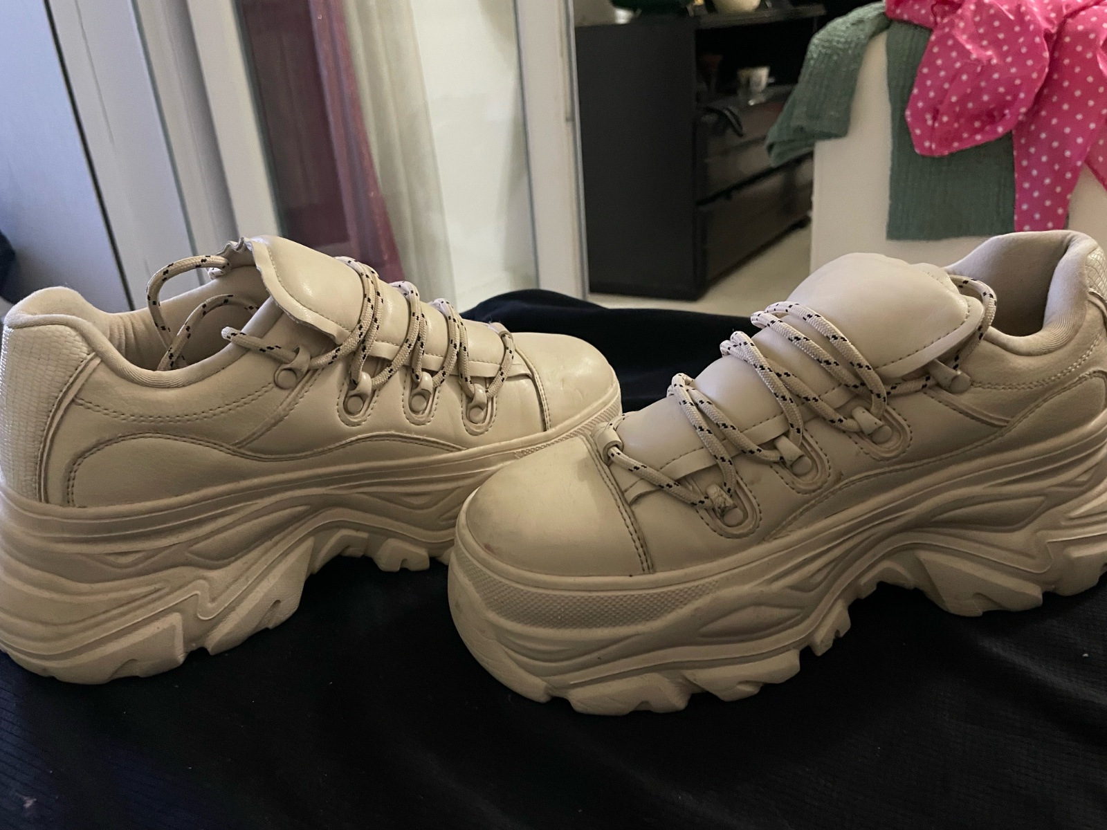Baskets beige