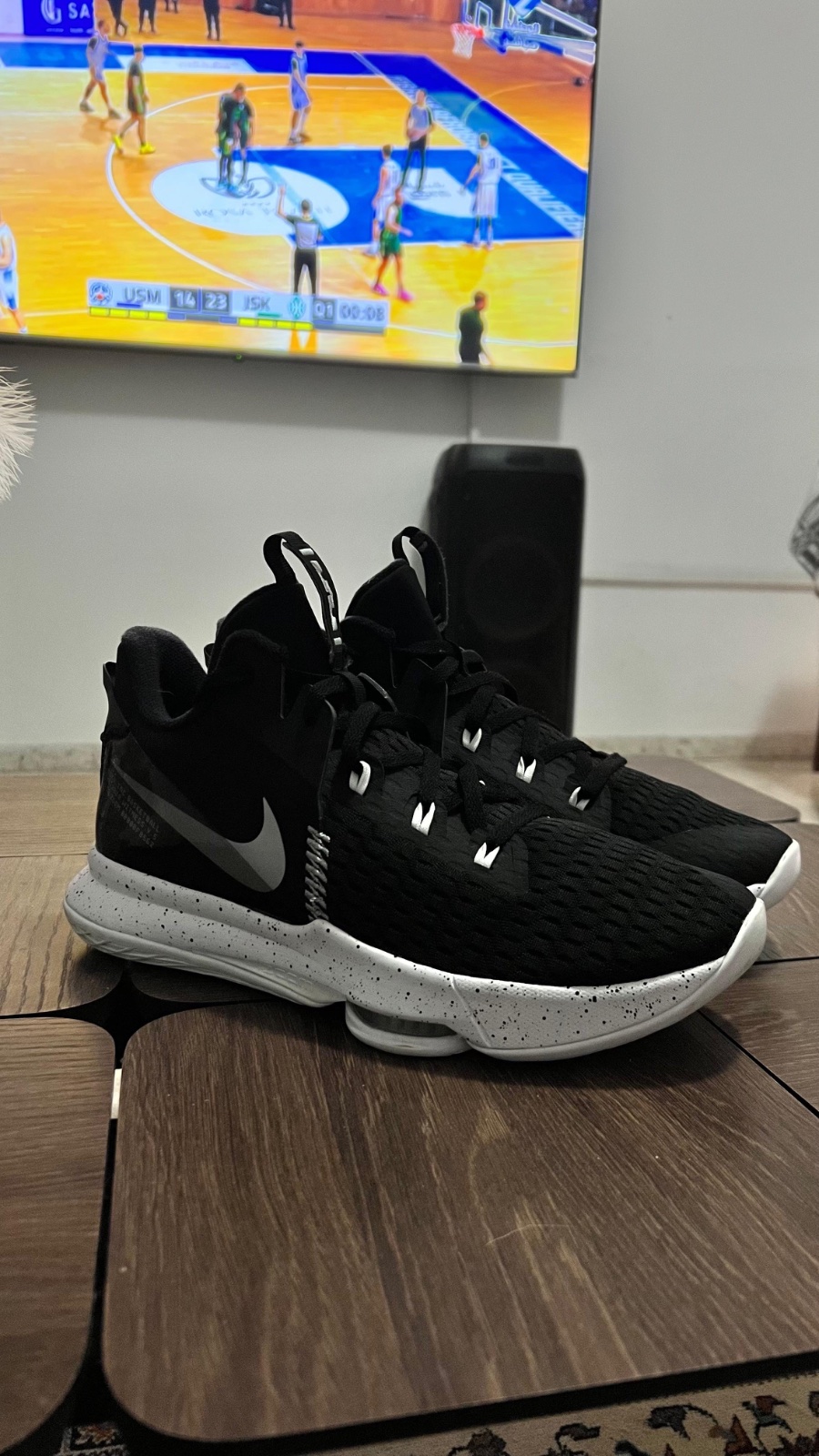 Nike lebron witness V sneakers 47,5