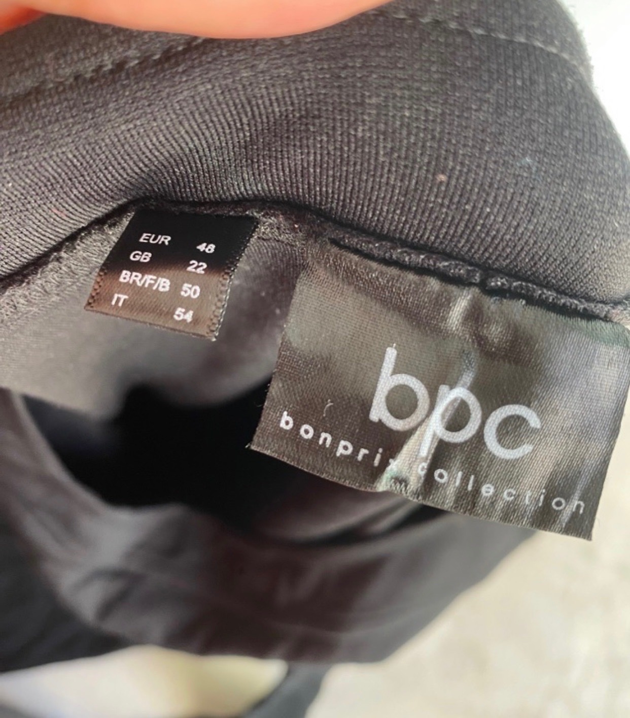Robe noir Bonprix qualite premium 48/50