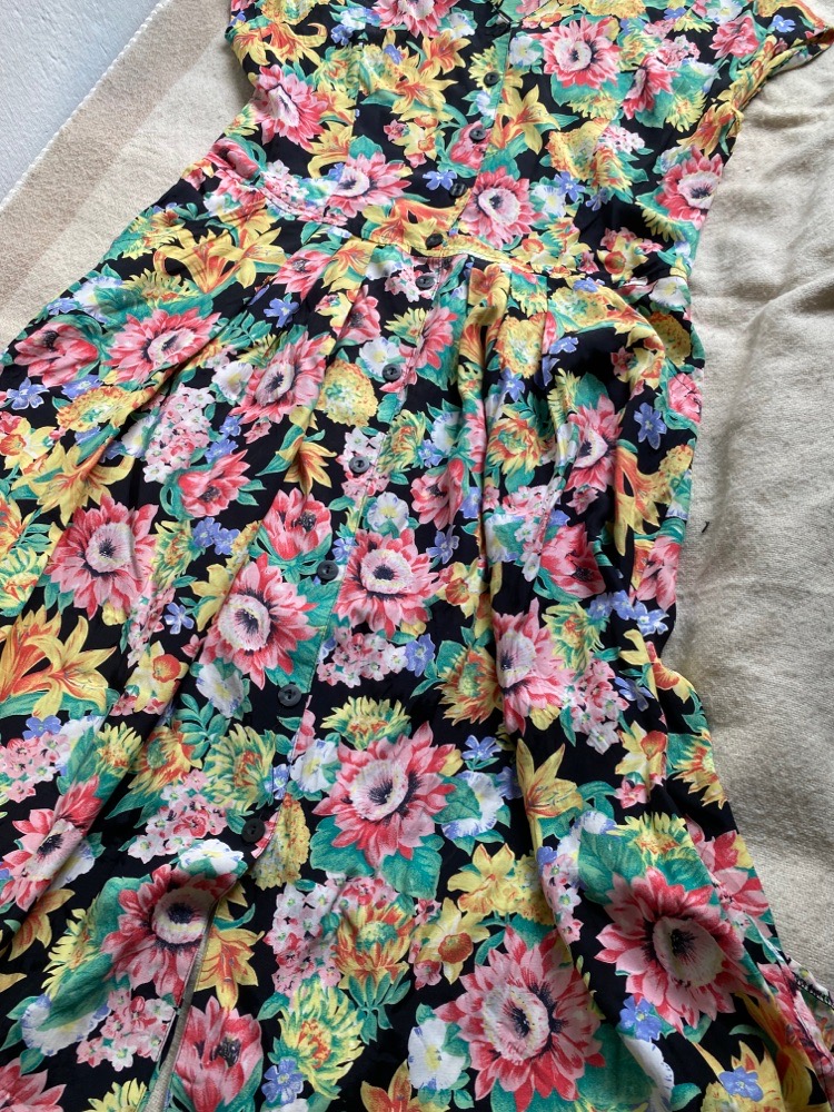 Robe fleurie midi avec des poches 42/44