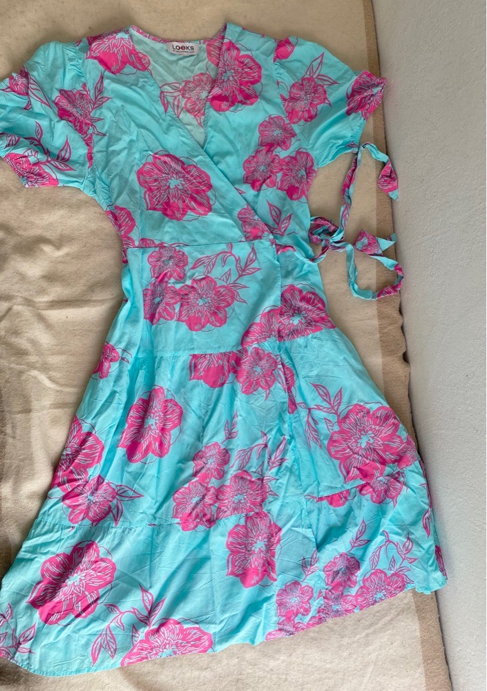 Robe turquoise fleurie roses portefeuille 42/44 midi