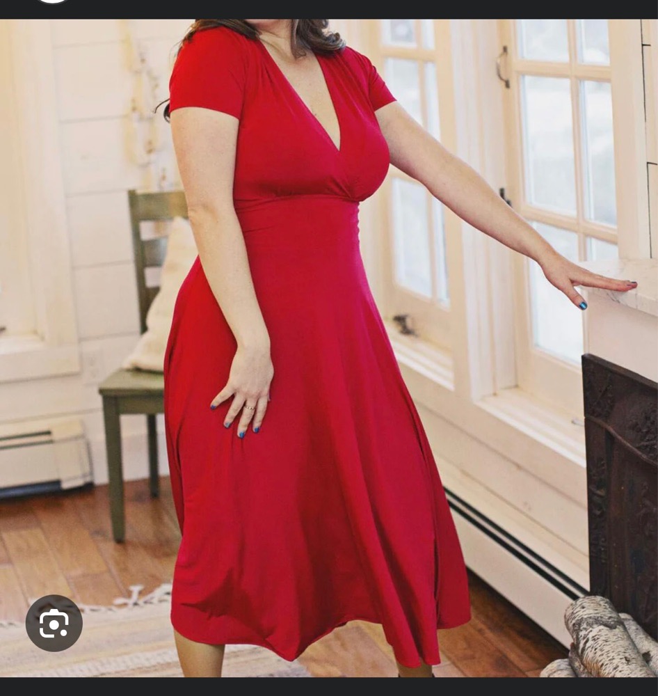 Une robe rouge coquette midi col v 42/44