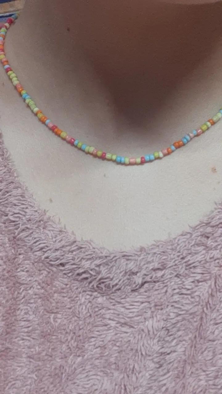 Colorful necklace                                                               Colier multicolores 