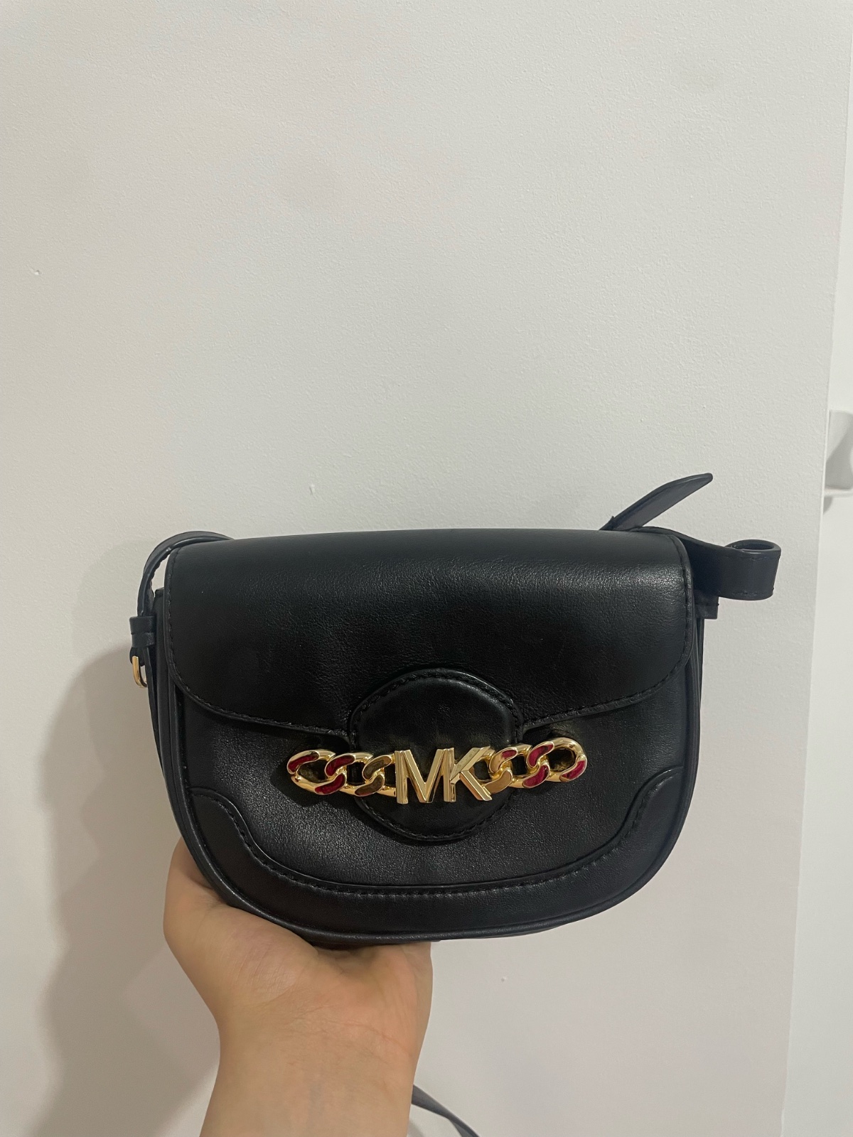 Sac michael kors noir d'origine à bandouliere tres bon etat