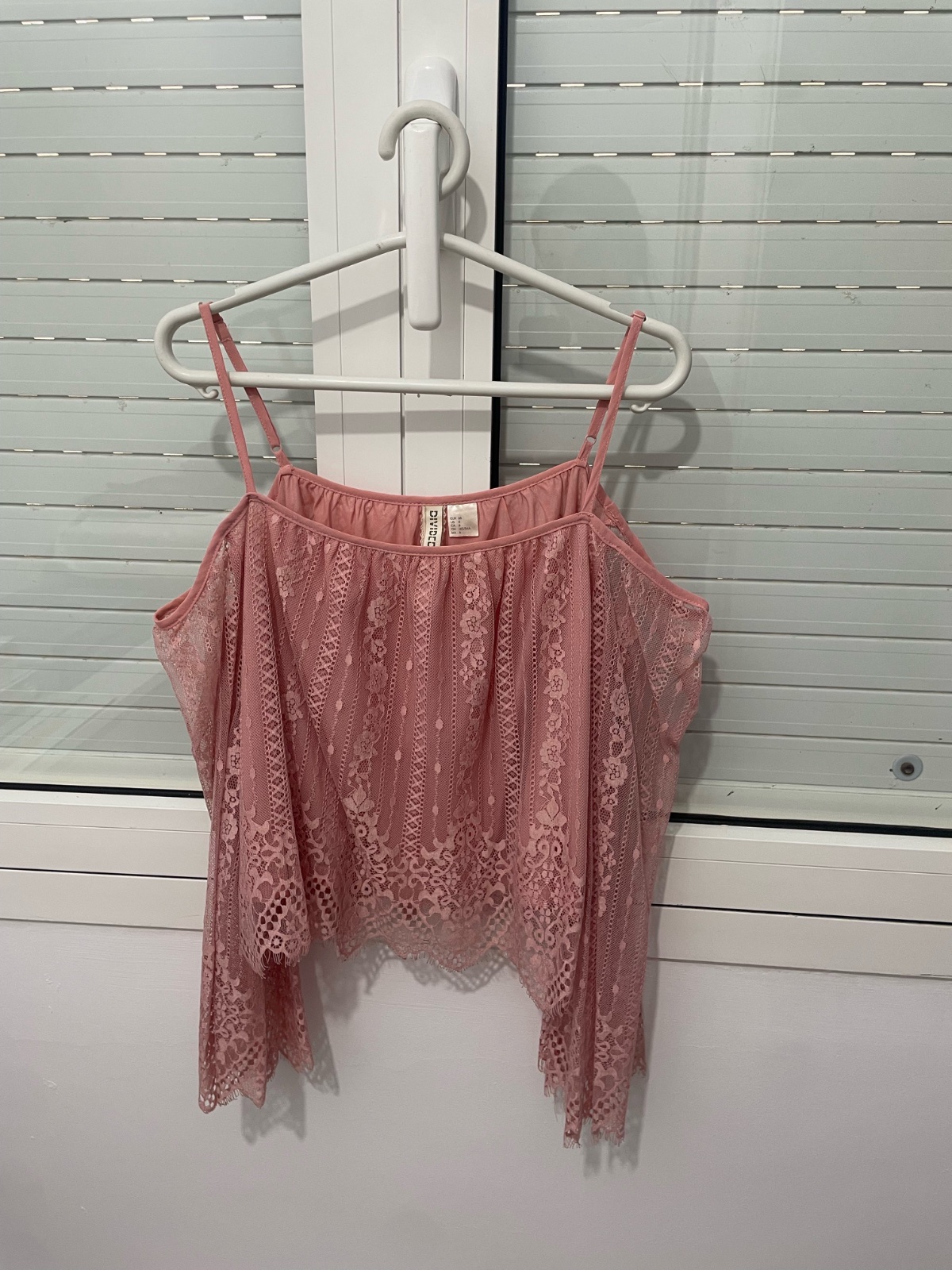 Chemisier dentelle rose tres bon etat taille M 
