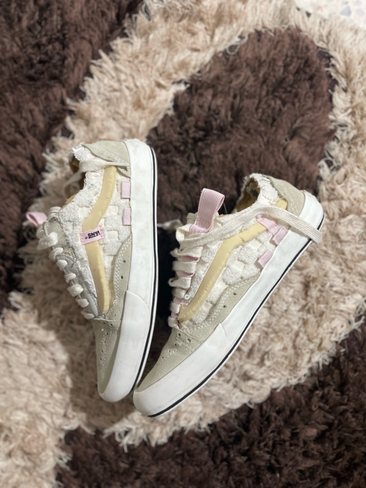 Basket vans