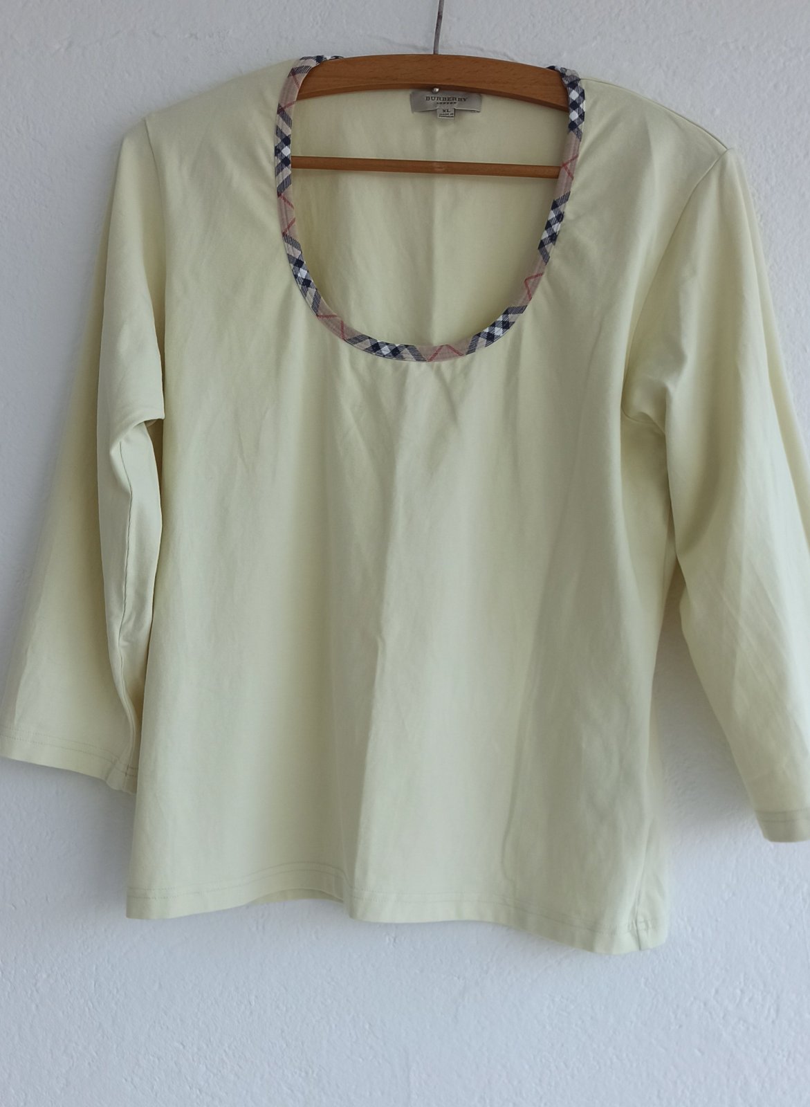 Pull burberry taille XL