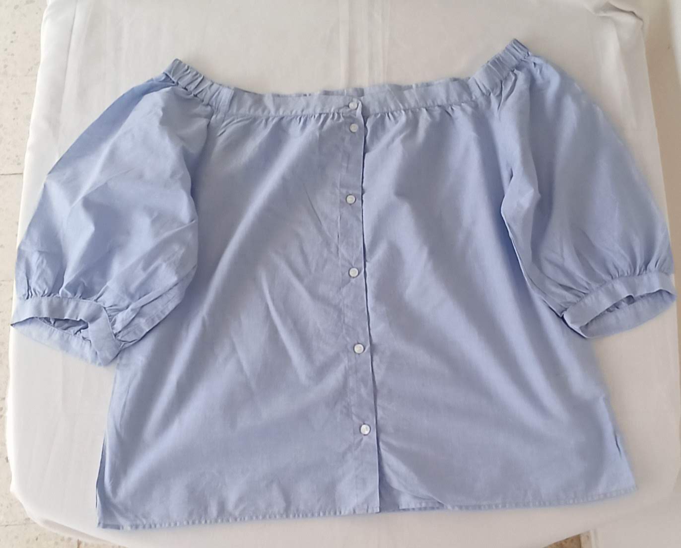 Blouse épaules nues taille 44
