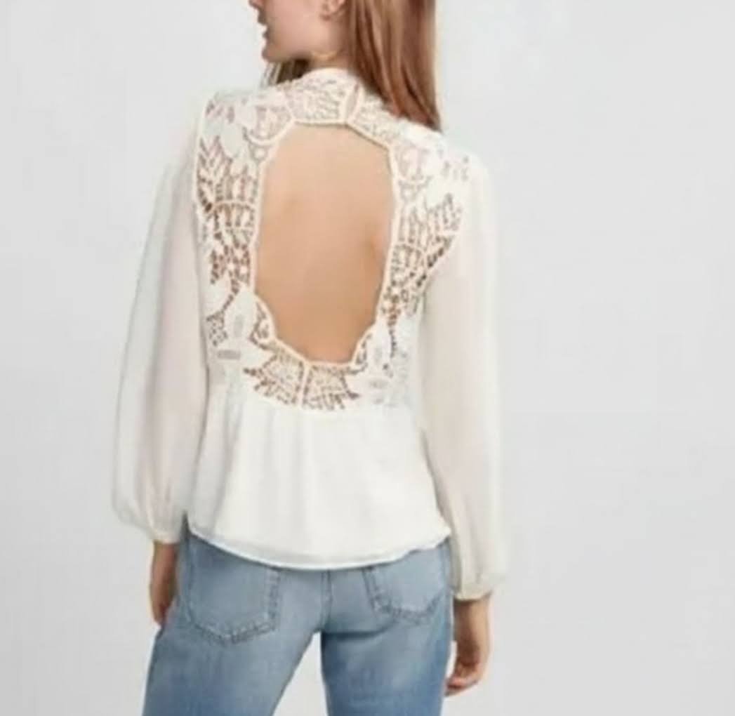  jolie chemise dos nu dentelle taille S marque express
