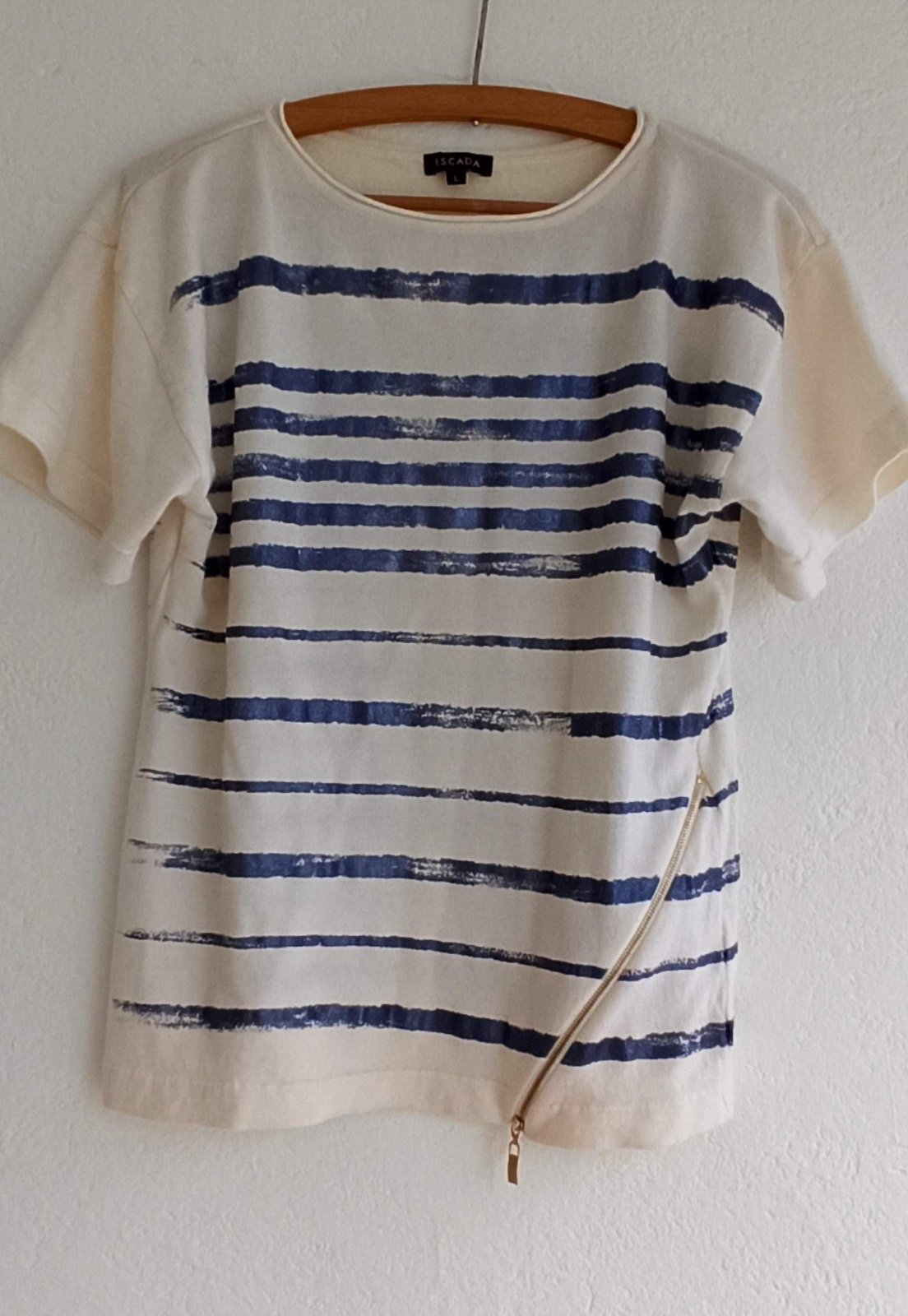 Chemisier neuf ESCADA taille L en laine crème avec fermeture éclair asymétrique bleue et dorée