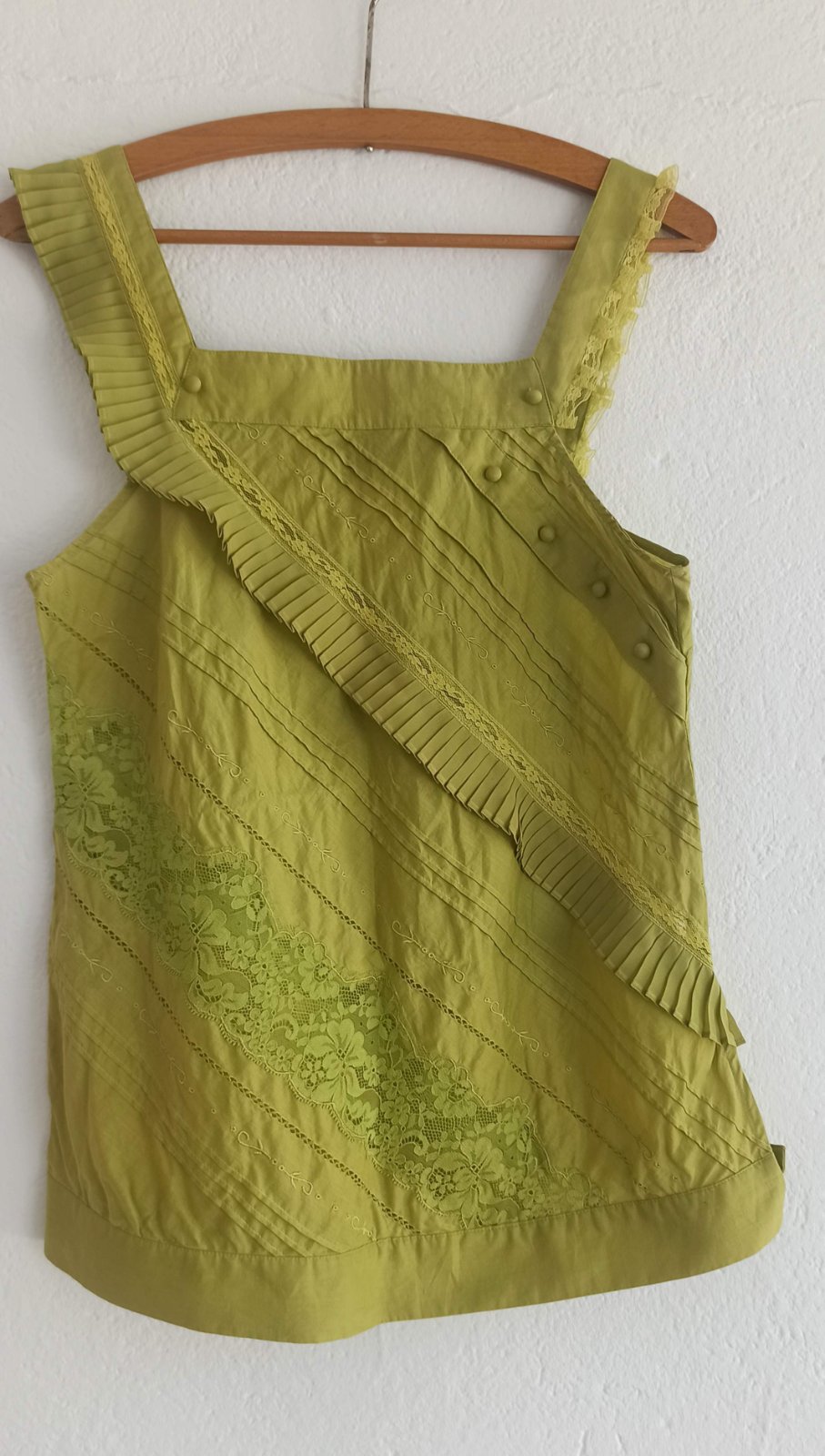 Haut brodé marque BCBGMaxAzria taille S