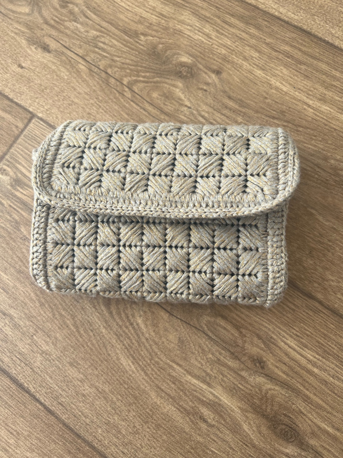 Pochette en crochet texturé