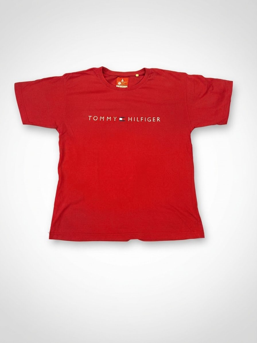Pull rouje de la marque tommy hilfiger
