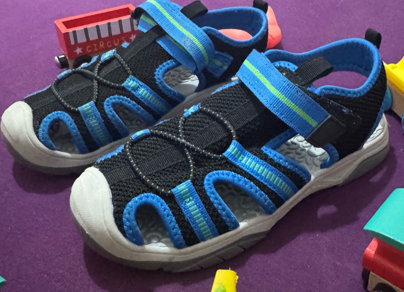 Sandal