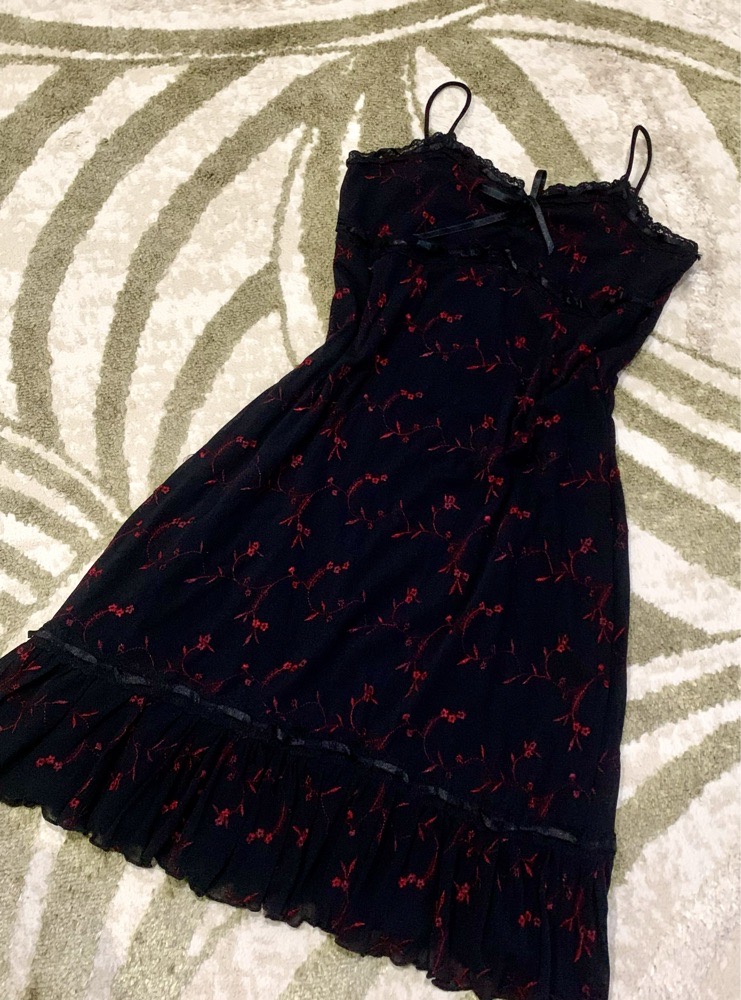 ROBE NOIRE FLEURIE