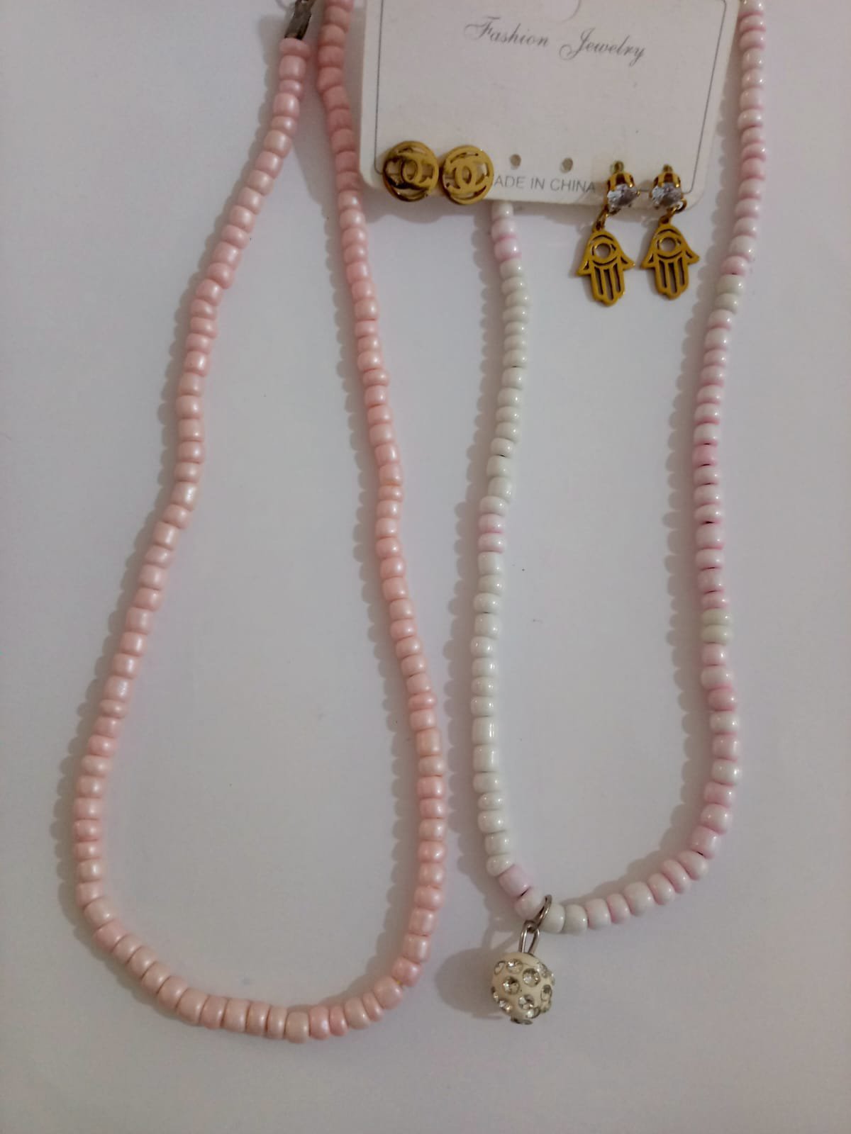 2 colliers + 2 boucles d'oreilles 