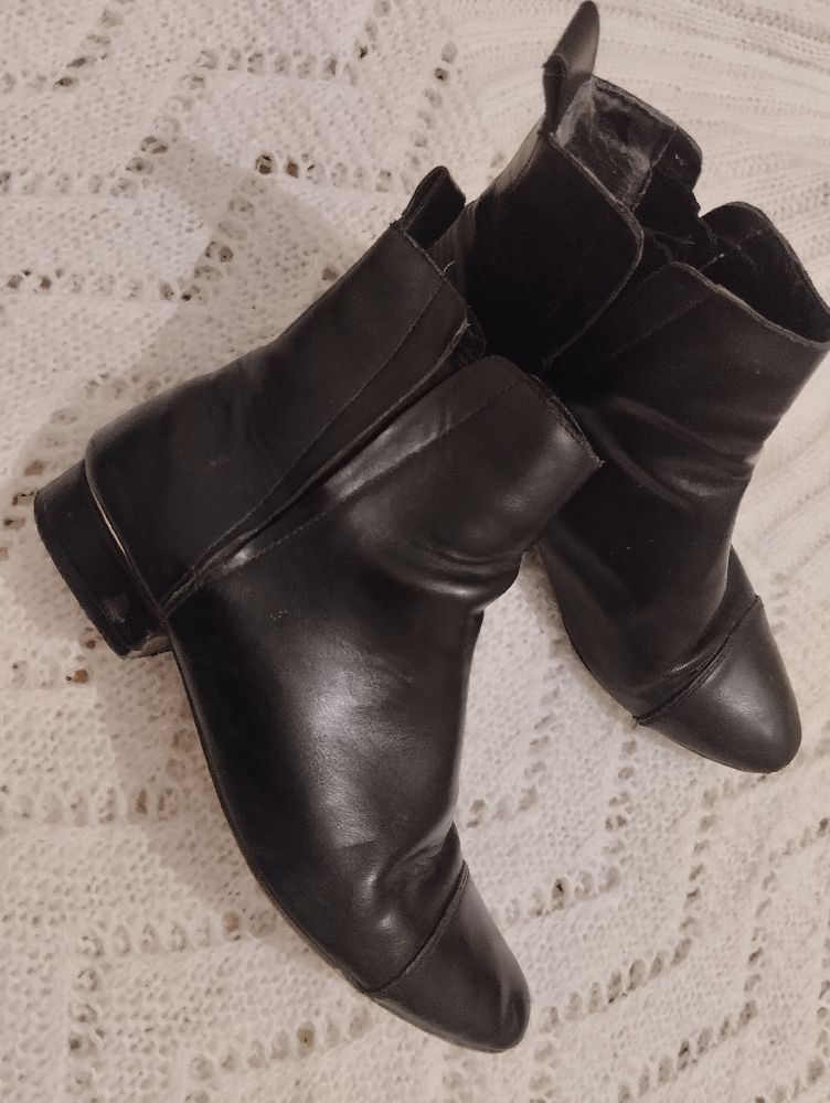 Bottines ZARA BASIC COLLECTION en parfait état 