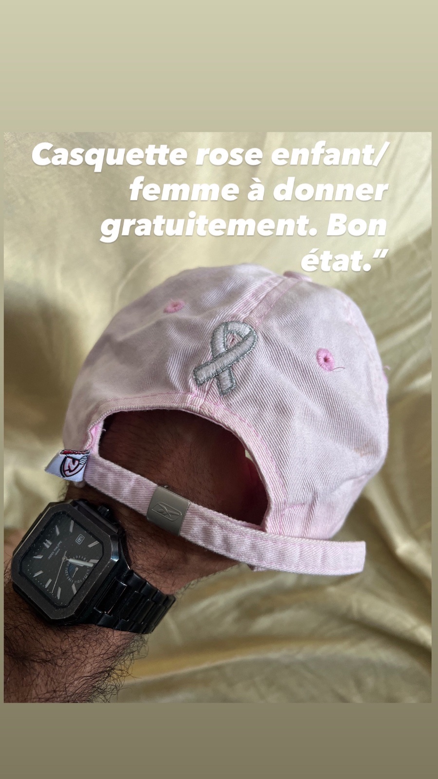 Casquette rose enfant/femme à donner gratuitement. Bon état.”