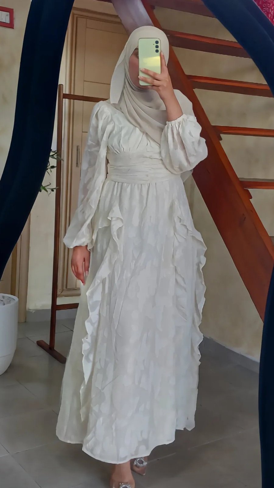 Robe voilee et non voilee 