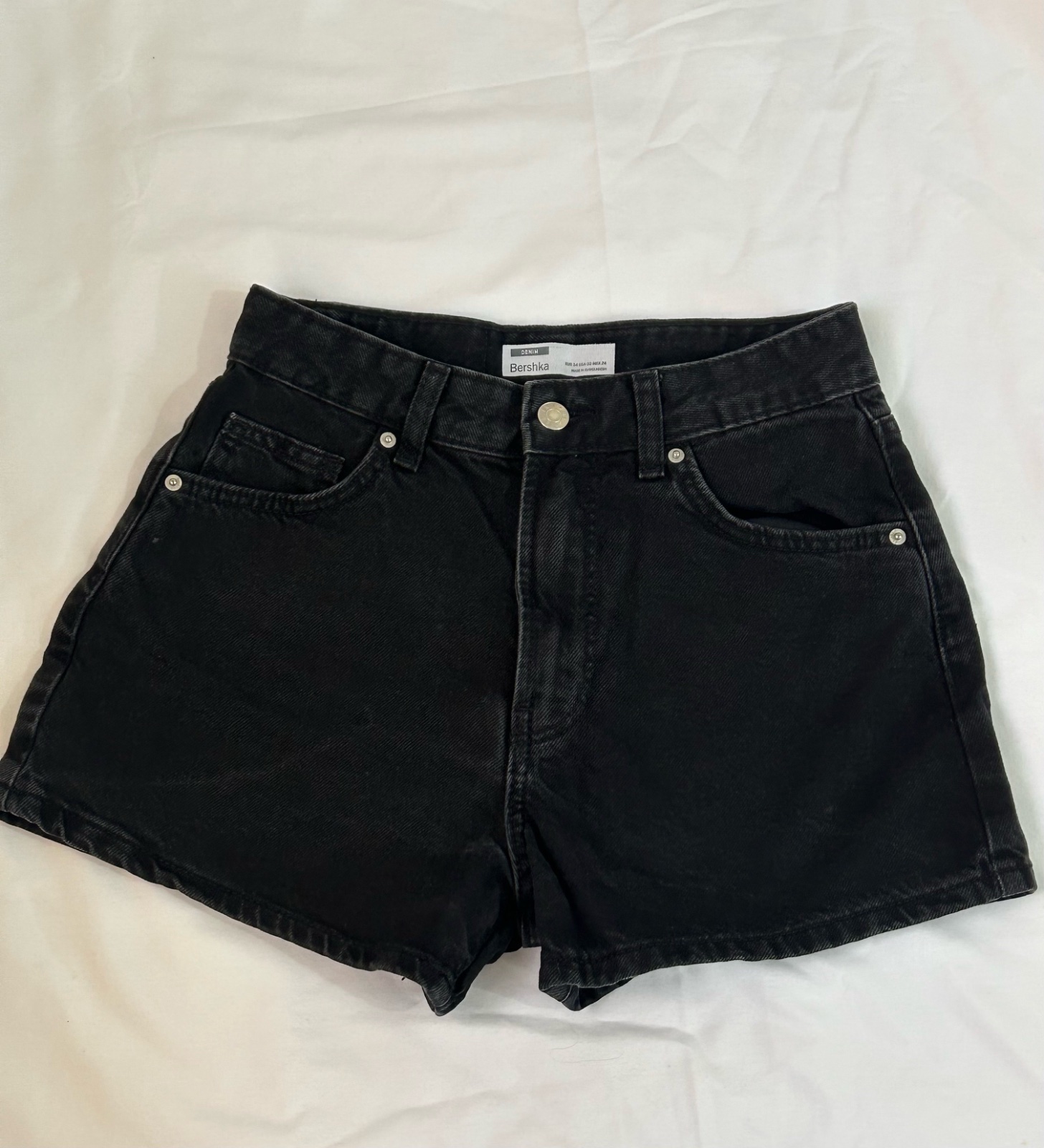Short bershka jamais porte