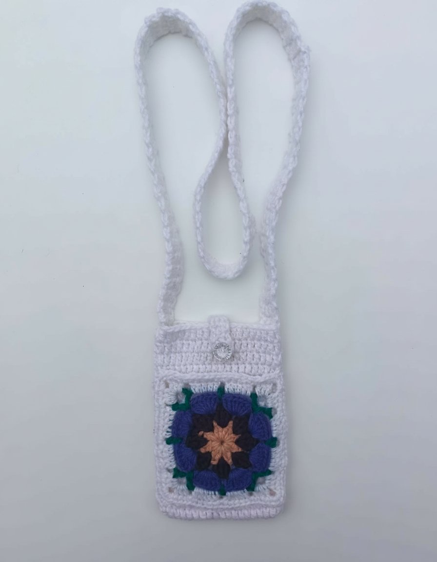 Pochette téléphone crochetée