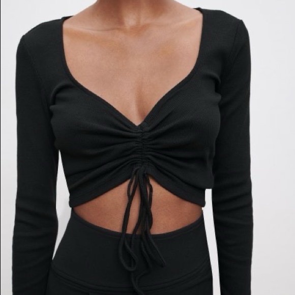 Haut Zara court côtelé noir à manches longues avec cordon de serrage Taille S 36/38