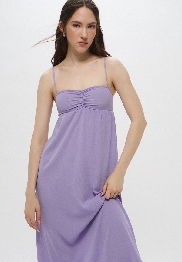 Robe violette H&M est une robe empire en crêpe avec des bretelles réglables et un détail froncé sur la poitrine Taille 44