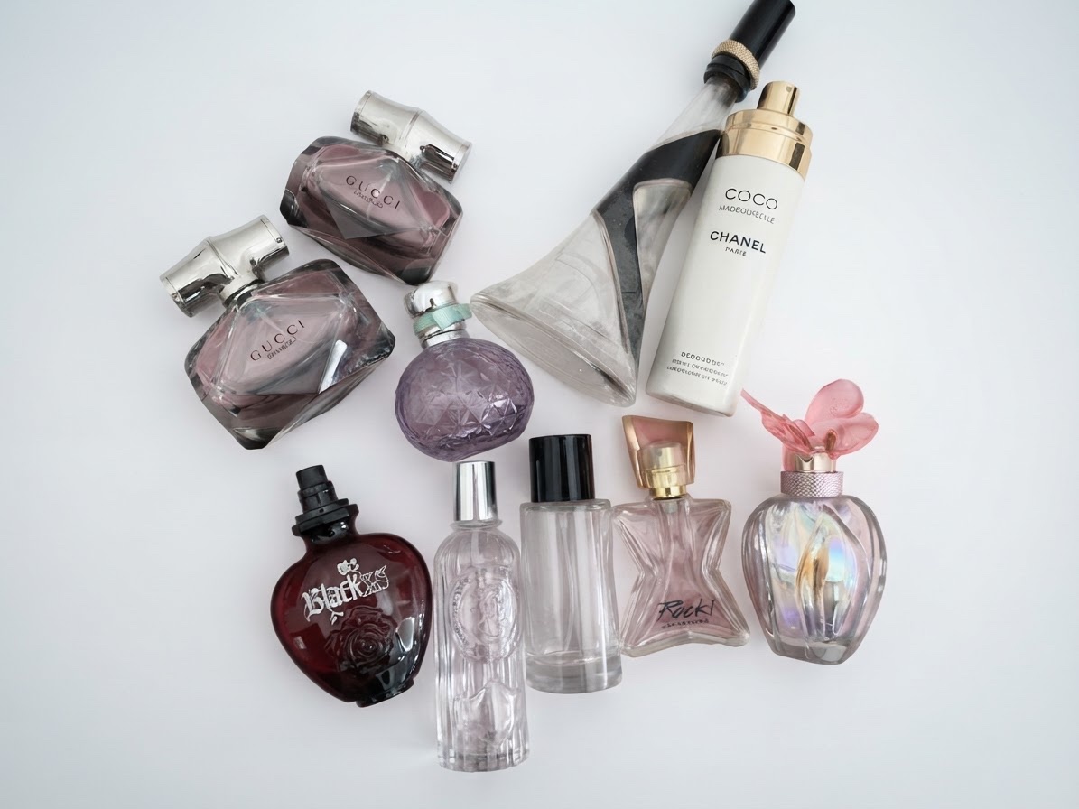 A vendre lot de 10 bouteilles de parfum vides 30ml->100ml