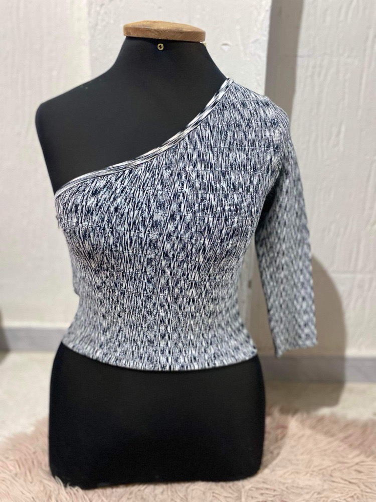 Pull GUESS taille S/M 