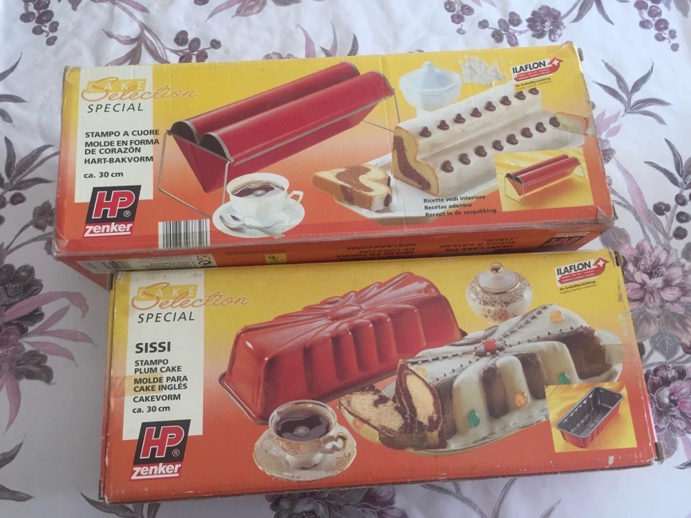 Deux moules de gateau 