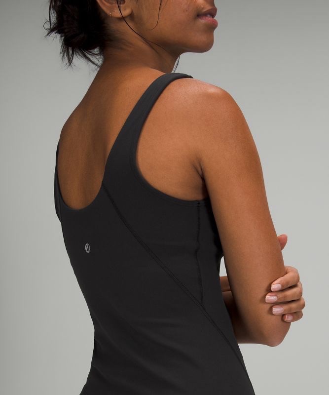 Débardeur lululemon Align Waist-Length Tank Top en noir est conçu en tissu Nulu™ doux et extensible pour le yoga
