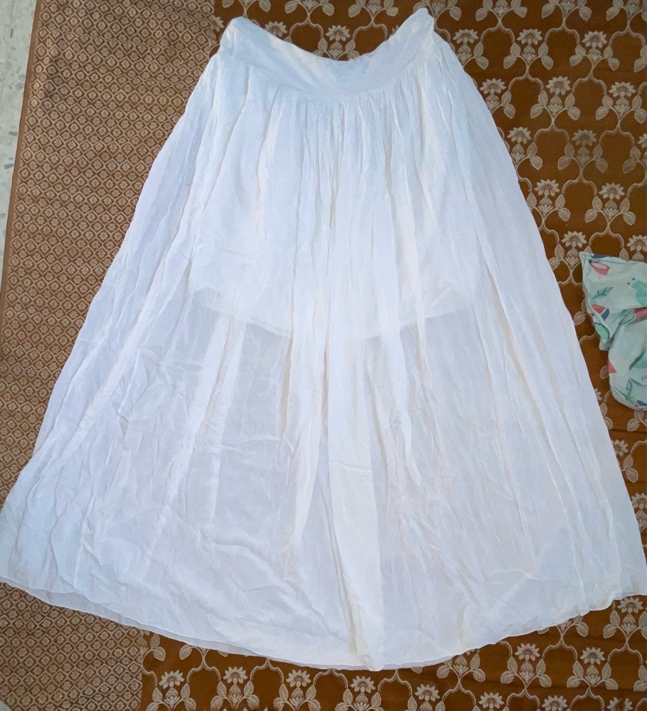 Jupe blanc ta7tou jipon 9sir ylabes M /L