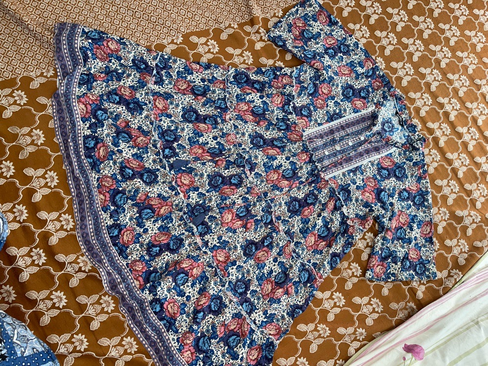 Robe tlabes 38/40 ana touli 1.79 tjini fou9 rokbaa bchwy mahich qsira