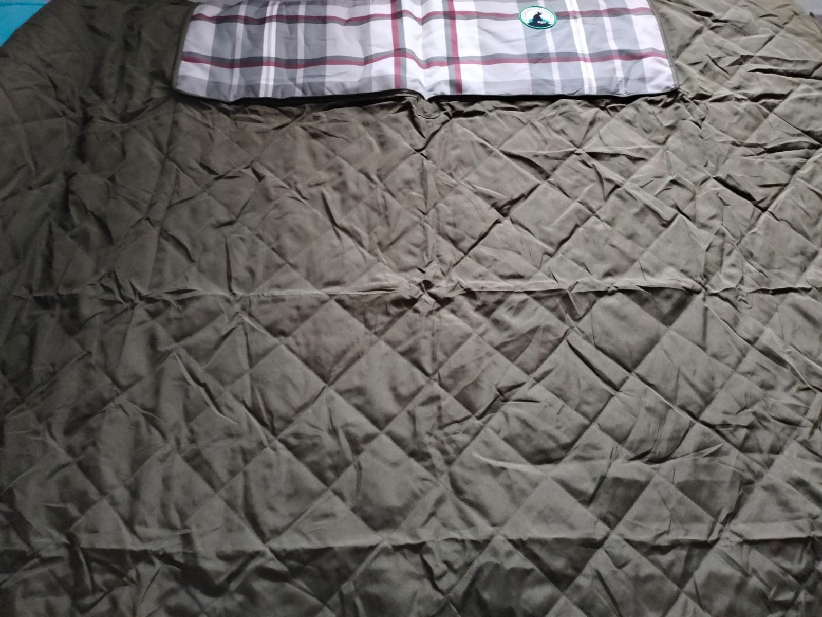 Tapis camping 175 cm X 170 cm