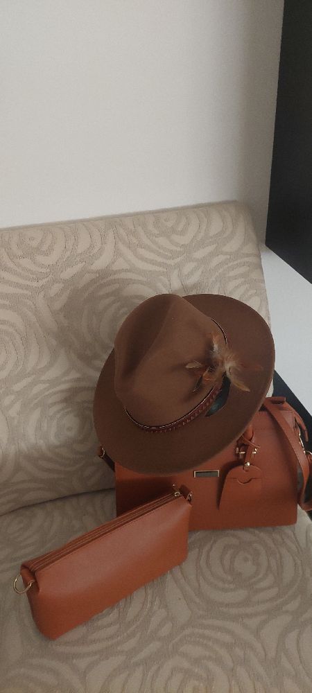 Chapeau