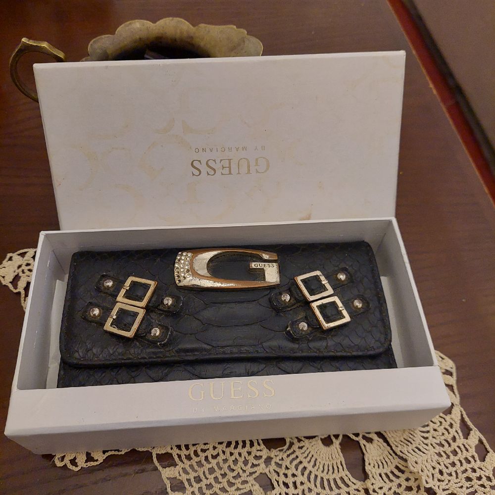 Portefeuille Guess authentique avec sa boite