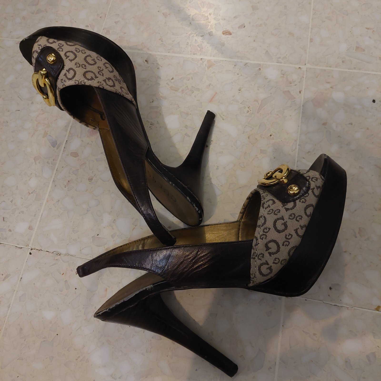 Chaussure Guess
