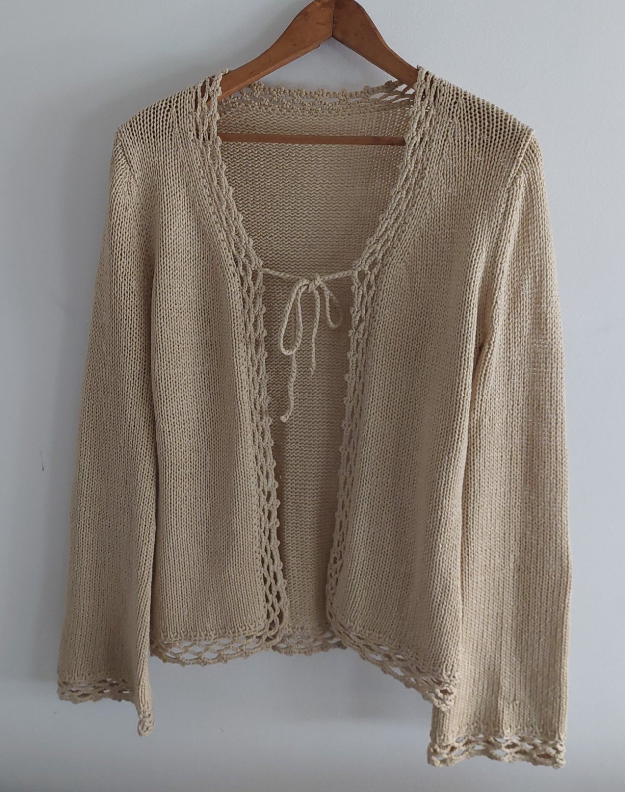 Gilet a nouer en tricot