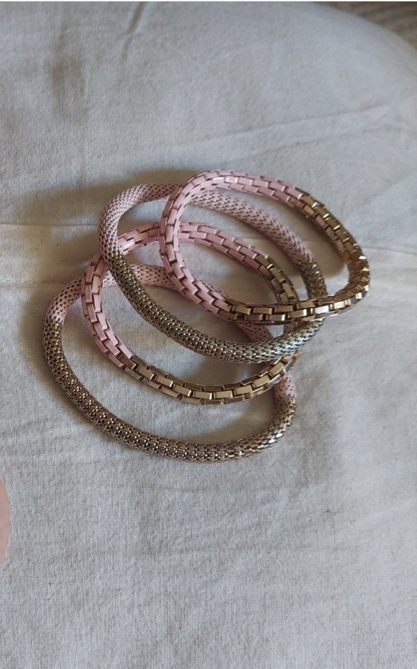 Bracelets 