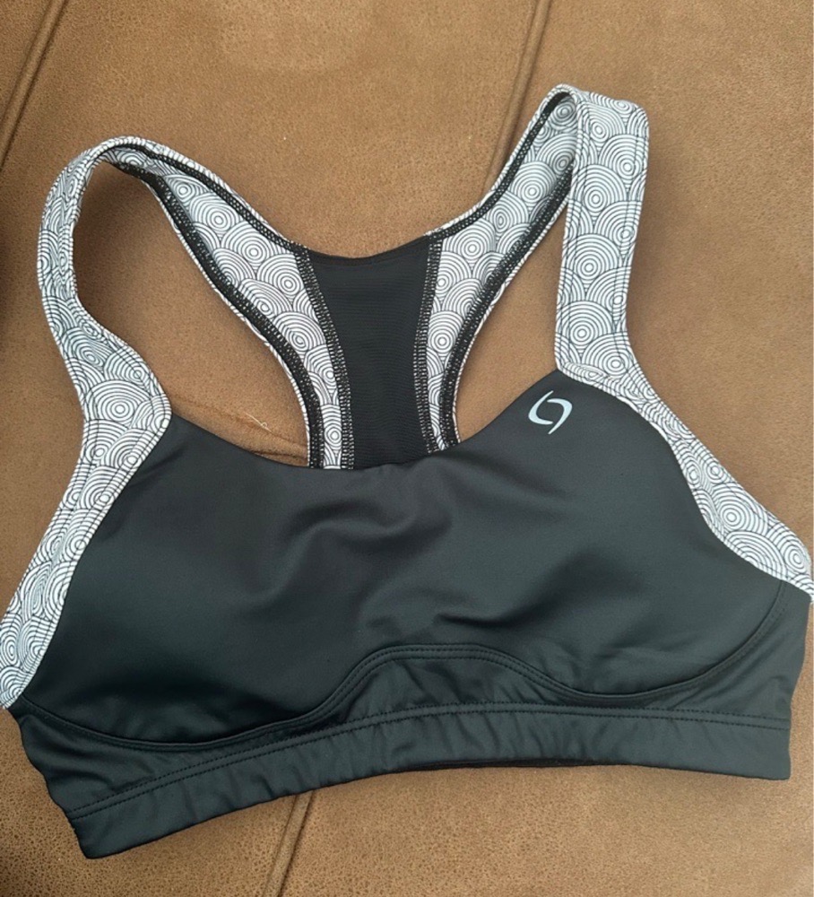 Gym bra moving comfort