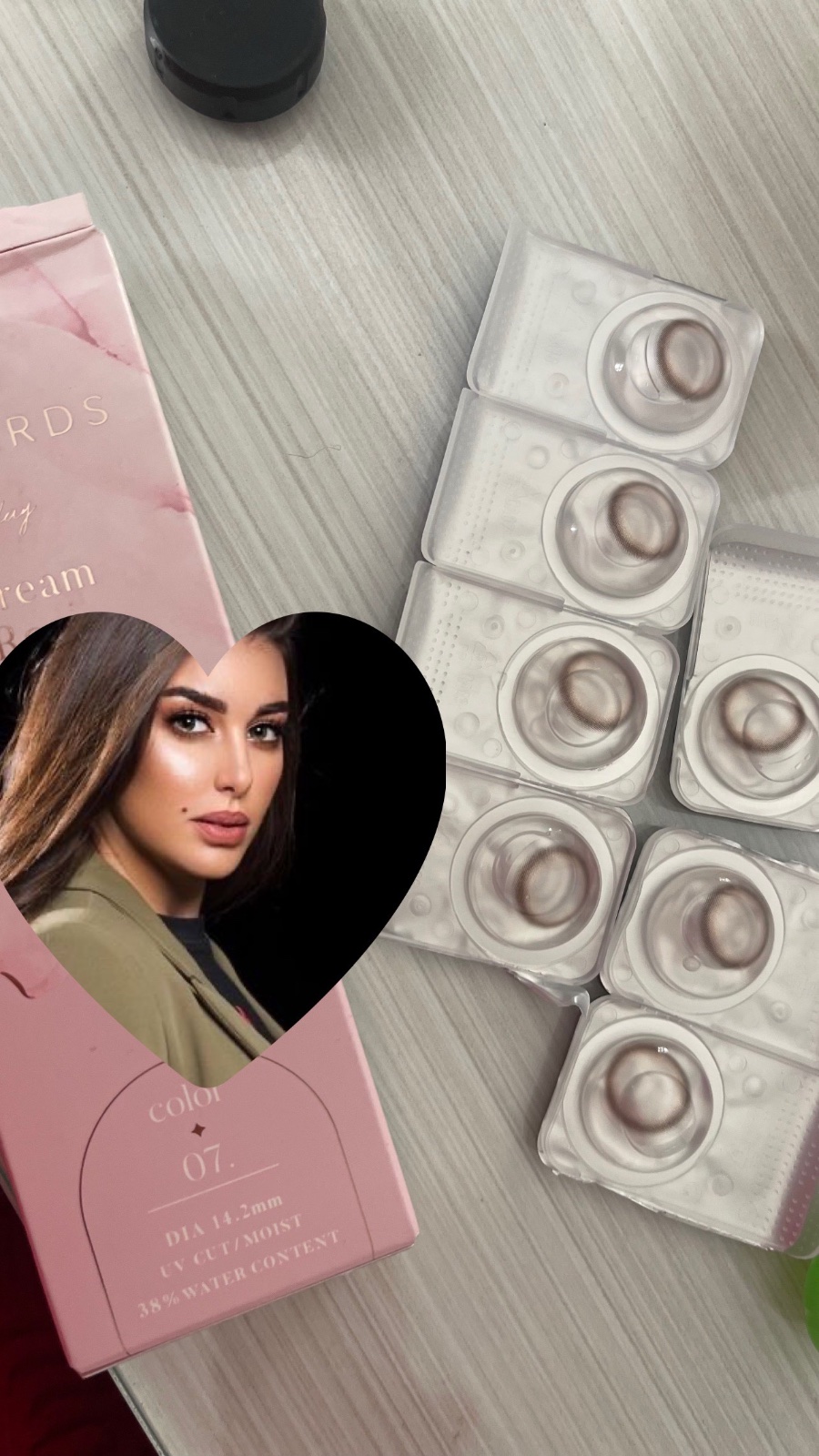 Une paire lentilles marron