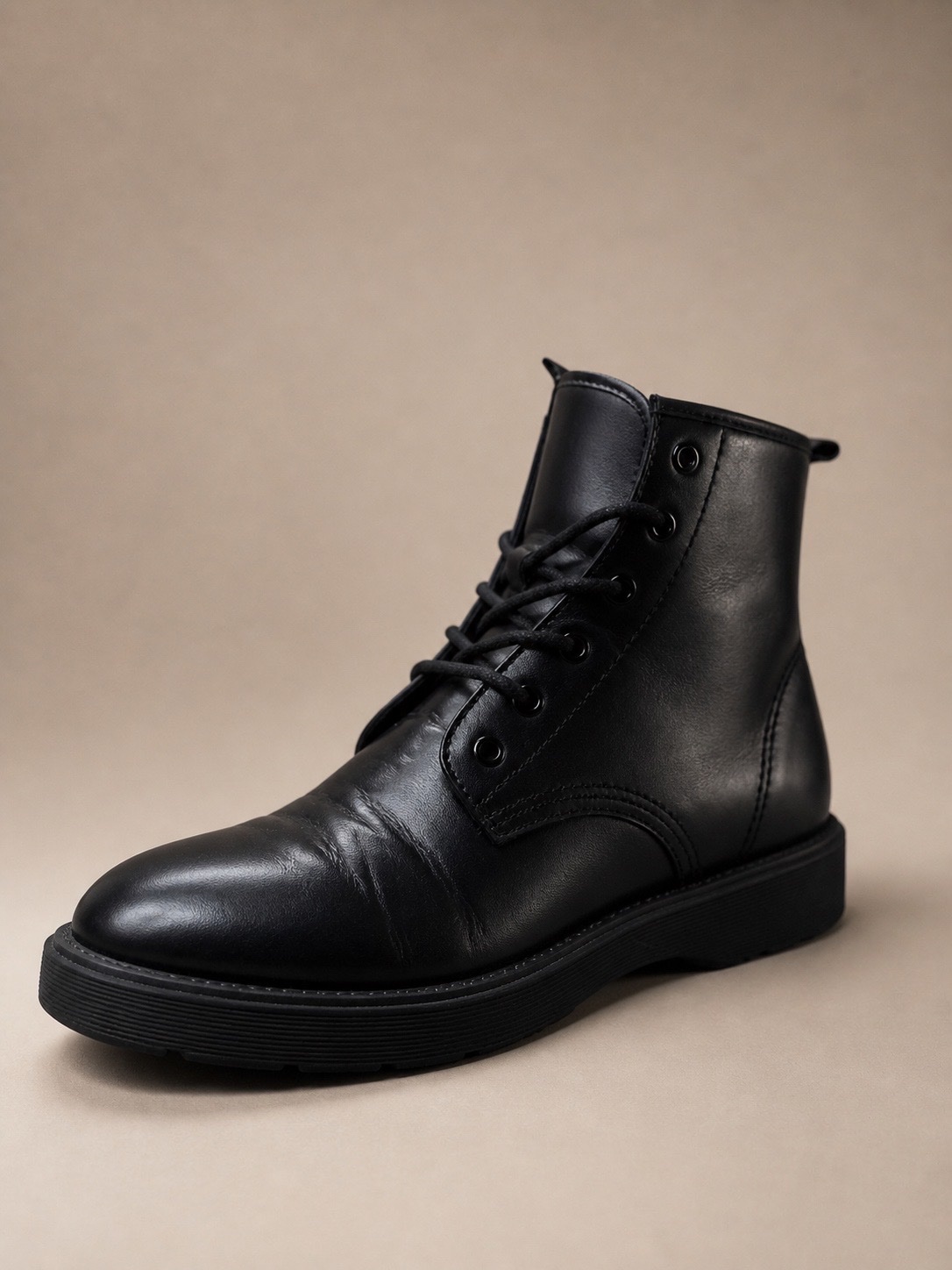 Bottines noires en cuir – style élégant (très bon état)