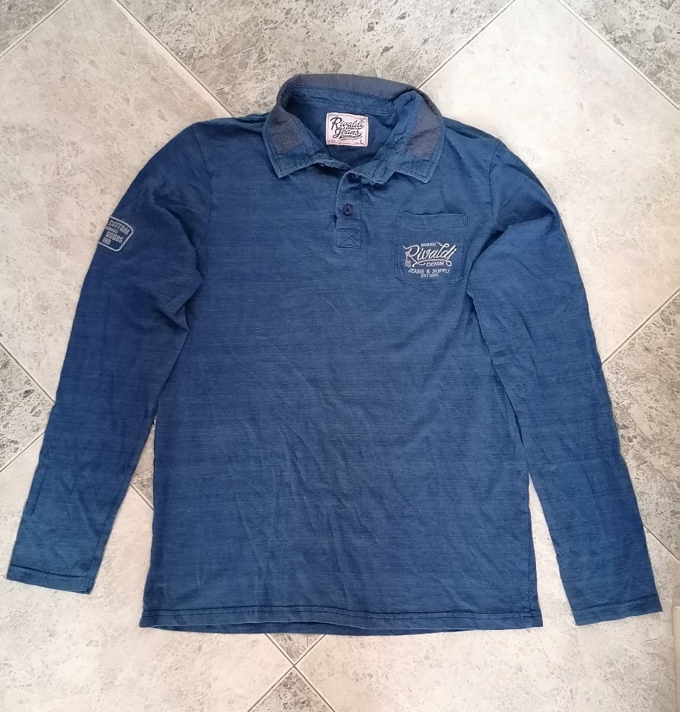 Pull bleu