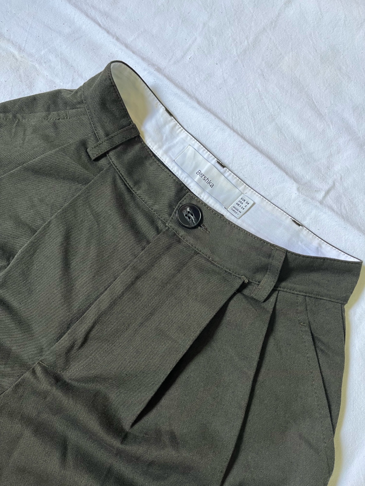 Pantalon vert berchka taille 34 