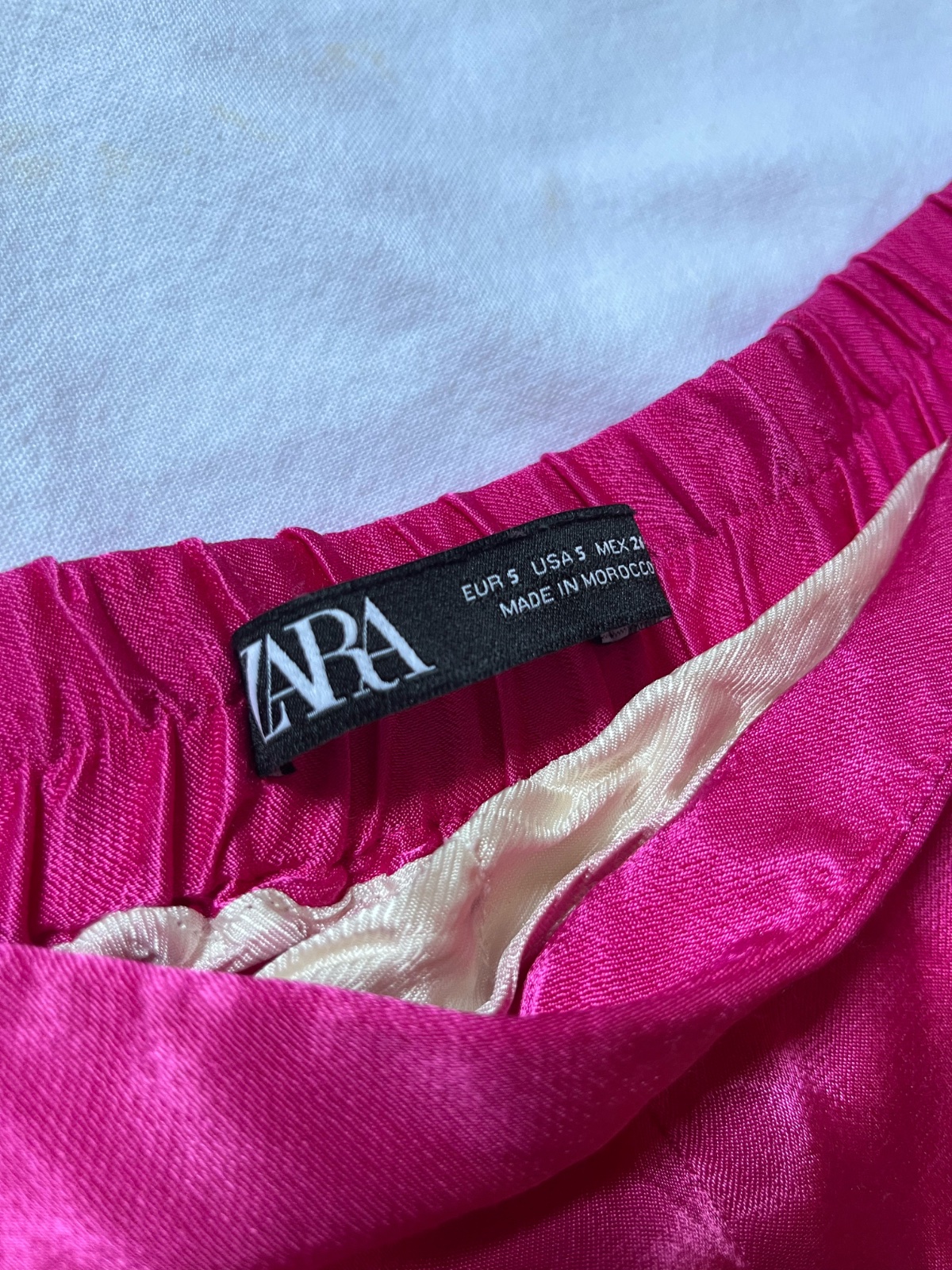 Pantalon zara satiné taille 36 