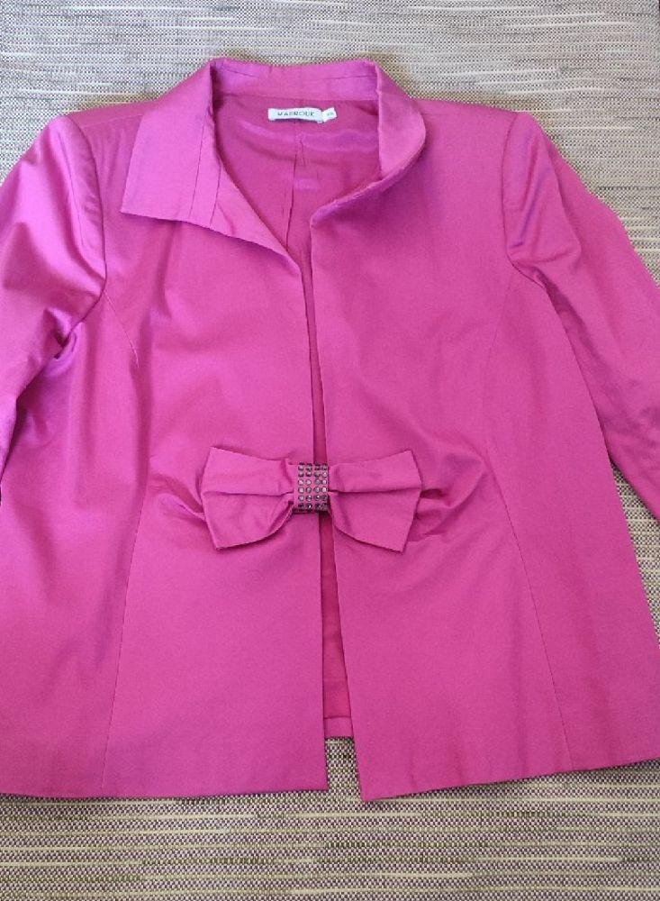 veste courte en rose de chez Mabrouk neuve 