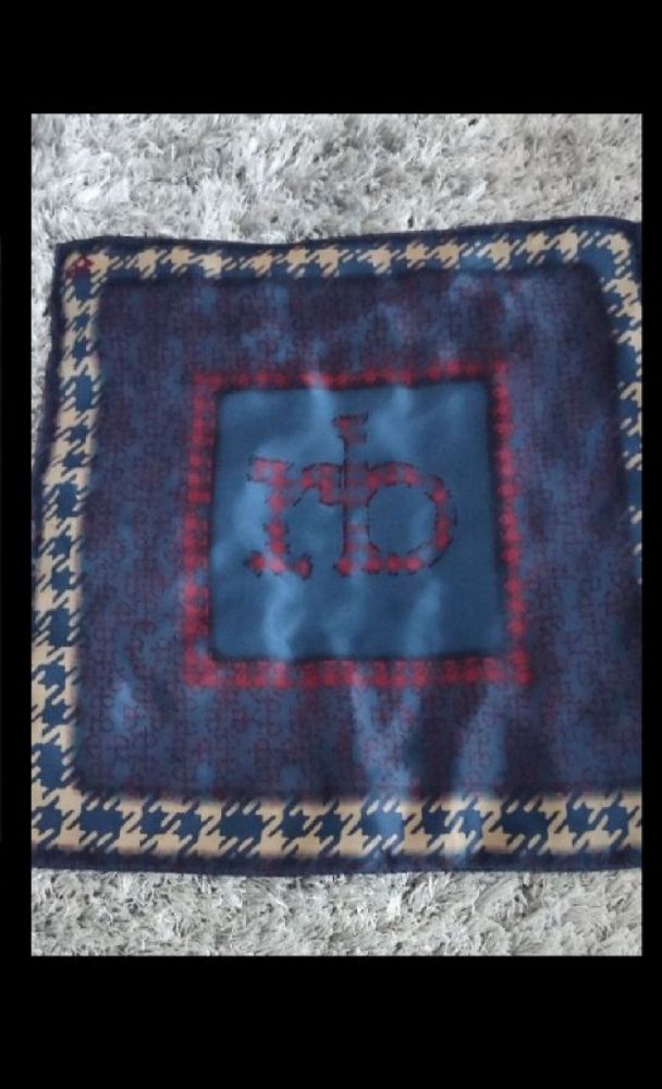 petit foulard en soie de chez Rocco barocco